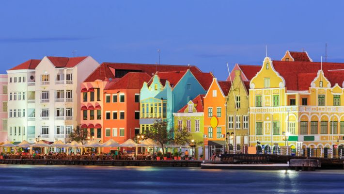 Wil je een bezoek brengen aan Curaçao met kinderen? In dit blog vind je tips + een review van Bon Bini Seaside resort